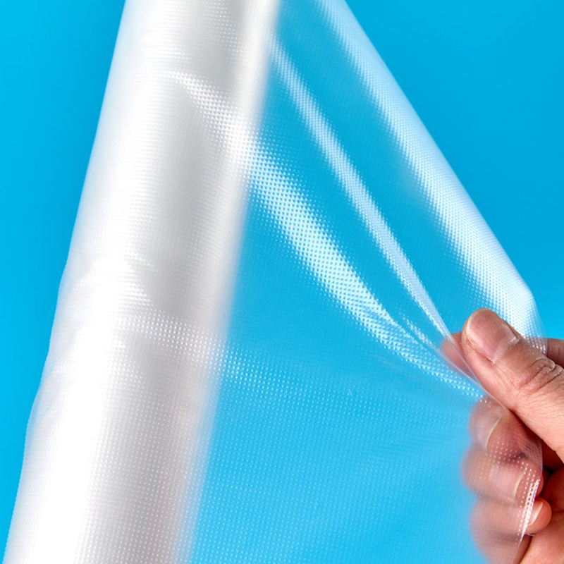 Malamig na nalulusaw sa tubig na pelikula